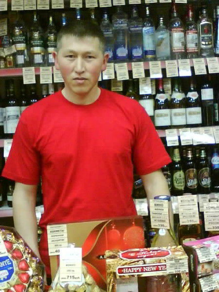 Насим Холбобоев