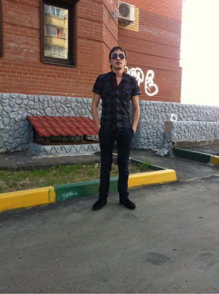 Максим Попов