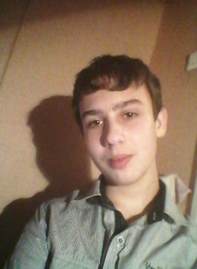 Артём Леонов