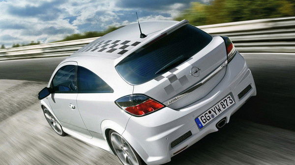 Валентин Александров