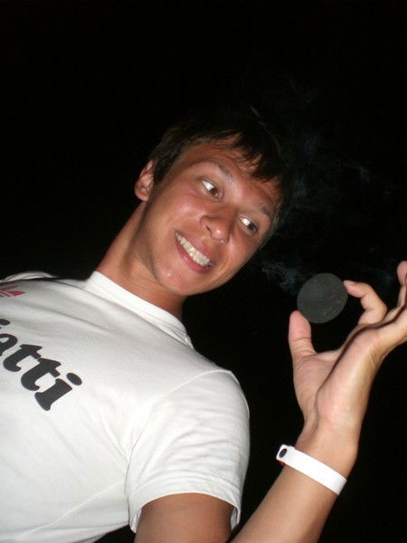 Артем Леонов