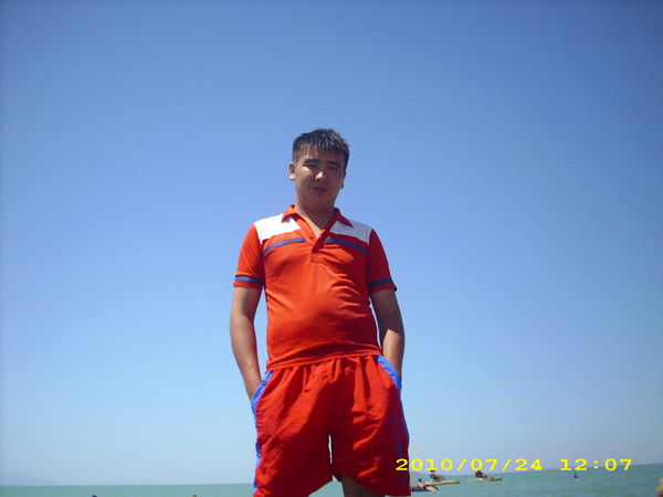 Азамат Ажханов