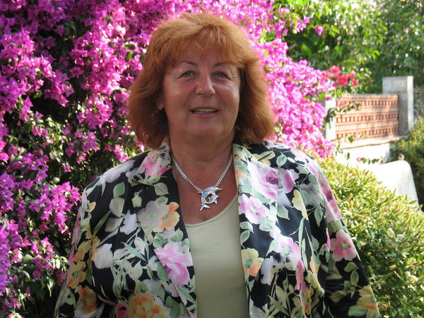 Елена Романова