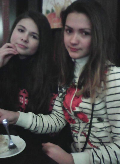 Анюта Михова