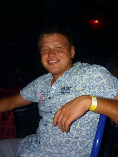 Денис Середников