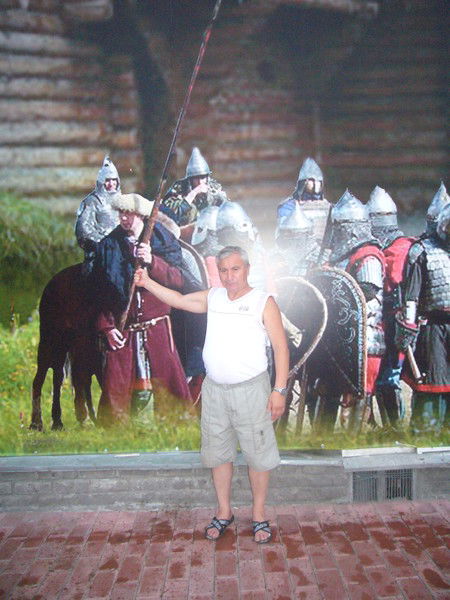 Петр Плотников