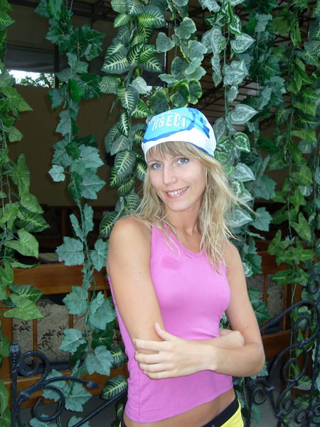 Оленька Макаренко