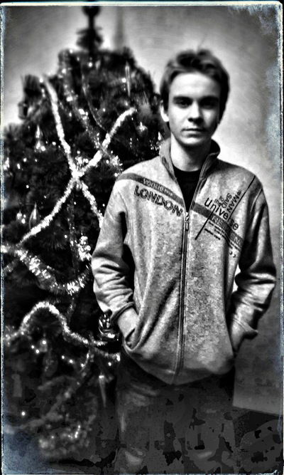 Андрей Галанин