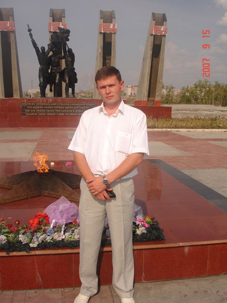 Алексей Тихонов