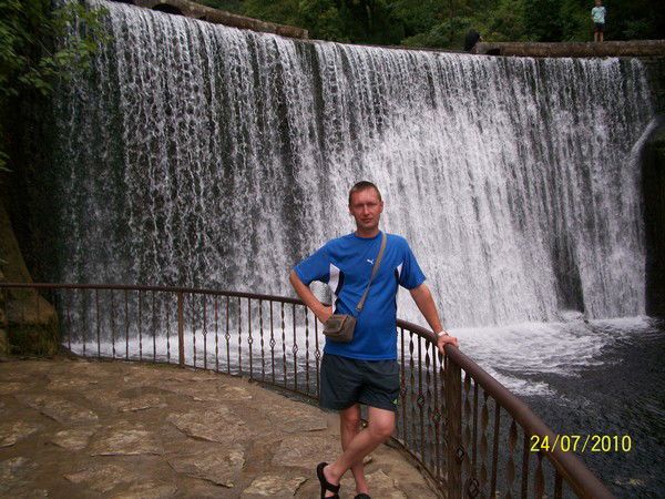 Владимир Петров