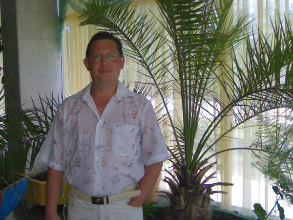 Влад Николаев