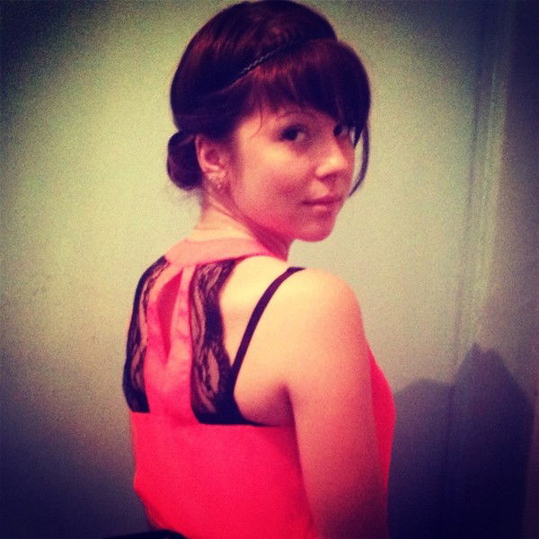 Анюта Попова