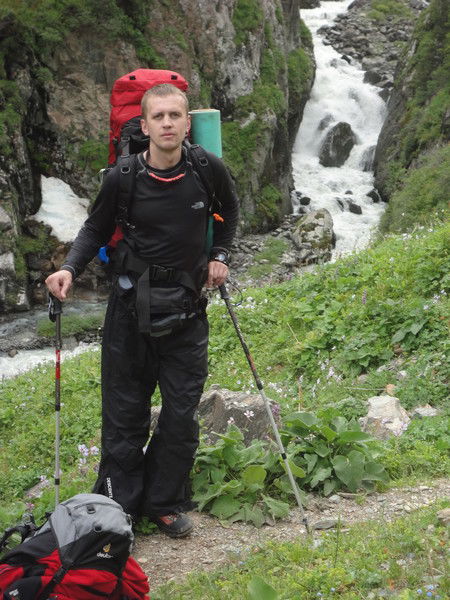 Денис Леонидов