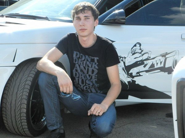 Артём Хмарин