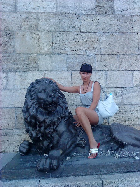 Елена Азарова