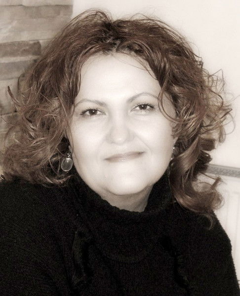 Инна Хенцинская