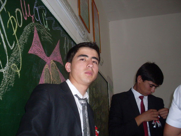 Ахрор Усмонов