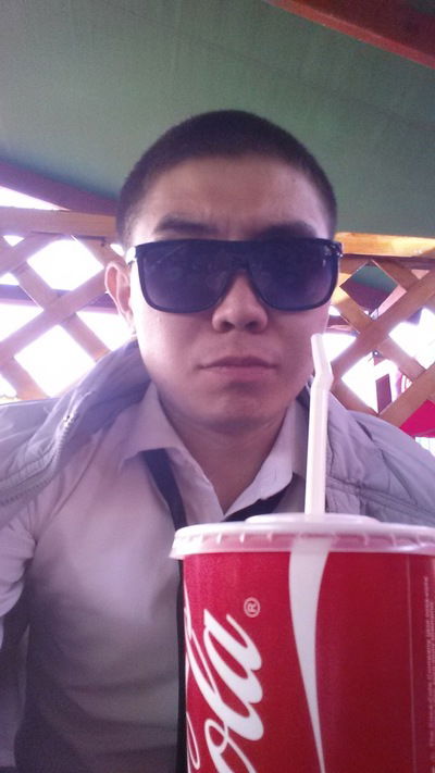 Азамат Салтыханов