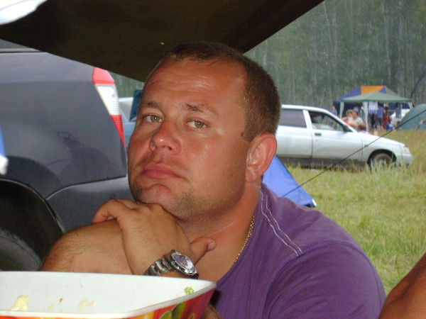 Максим Артамонов