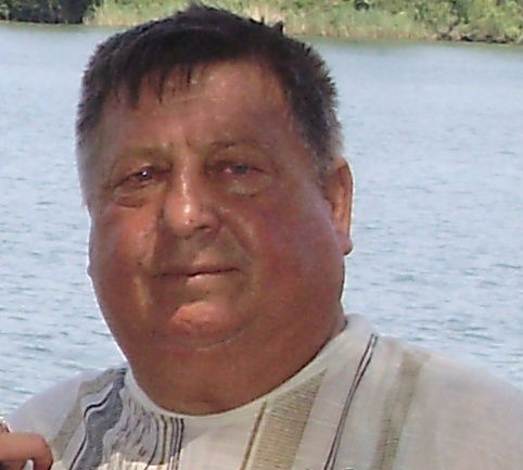 Виктор Пахомов