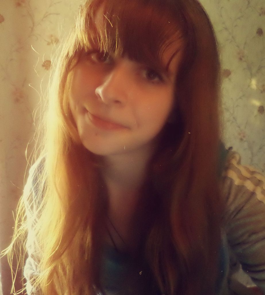 Аня Столбова