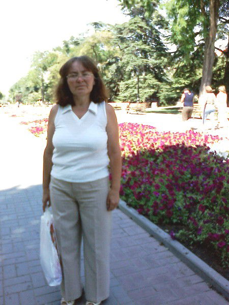 Усние Салиева