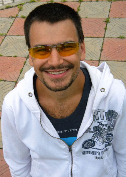 Максим Апаков