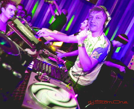Dj Stomone