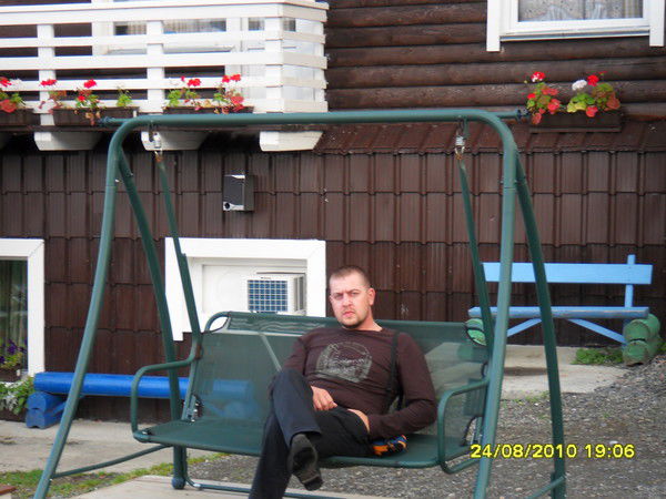 Роман Костенко