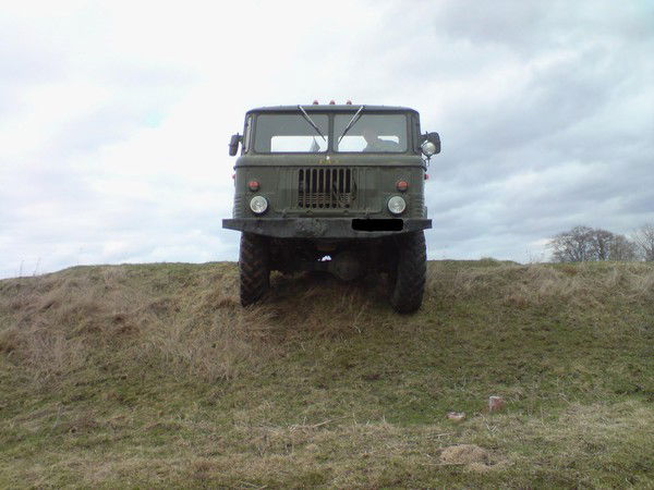 Юрий Иванов