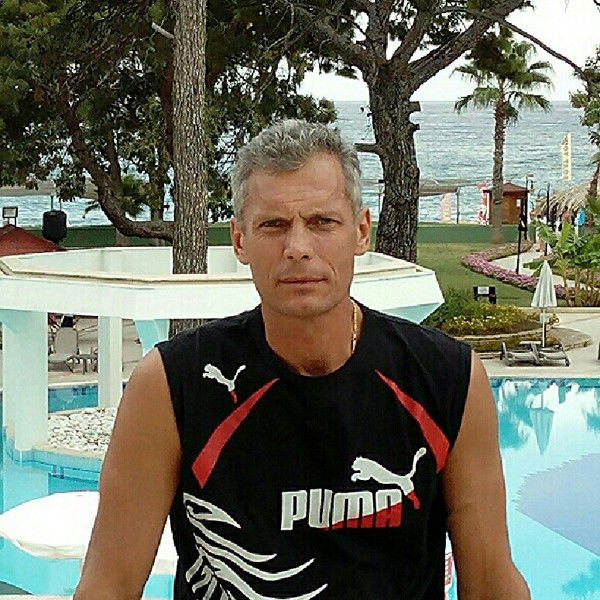 Александр Волков