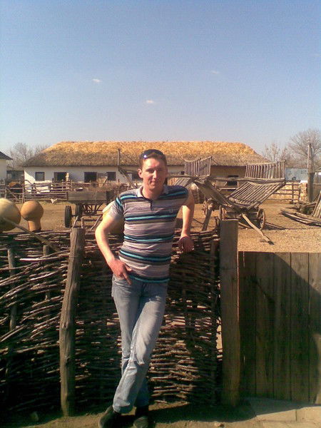 Антон Браташов