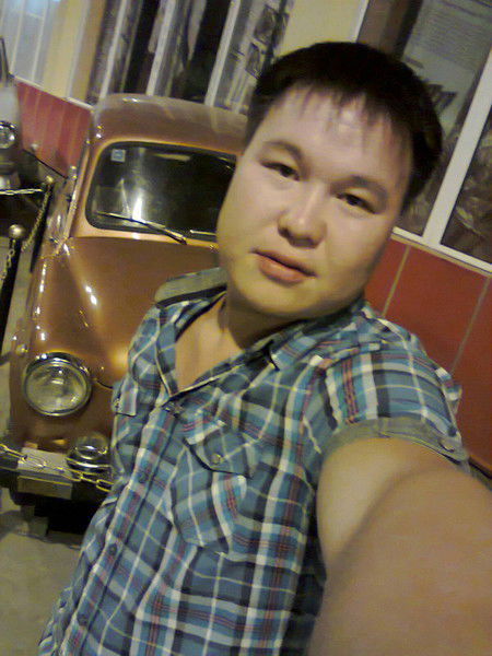 Серик Карховатов