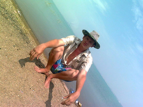 Александр Левин