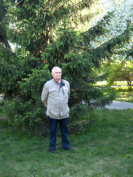 Анатолий Зверев