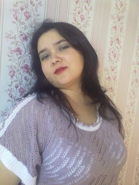 Лола Бухарова