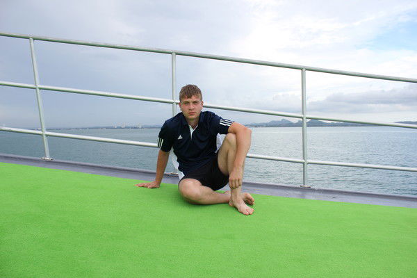 Петя Сафонов