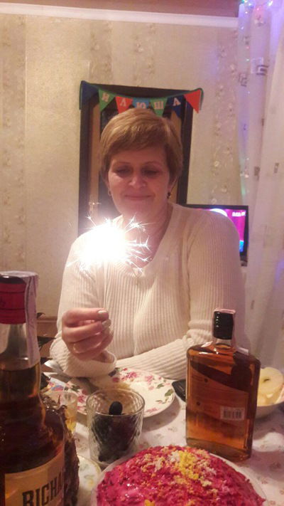 Елена Манойло