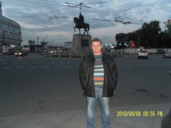 Олег Артамонов