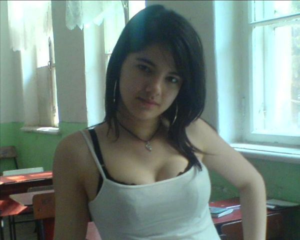 Нозанин Каримова