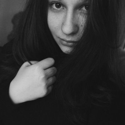 Настя Бушующая