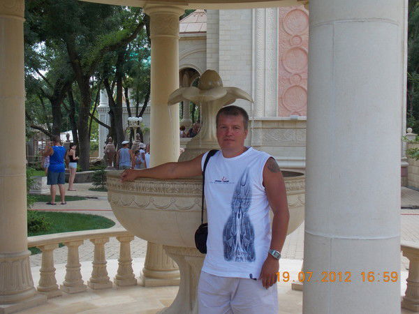 Олег Серебренников