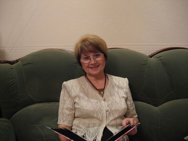 Елена Узулникс