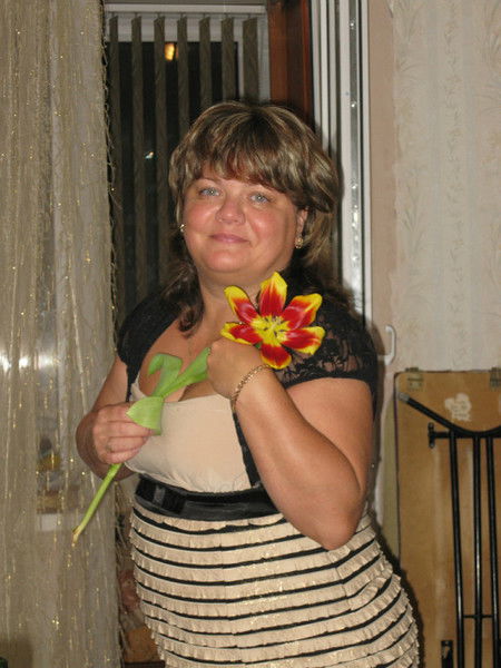 Катя Попова