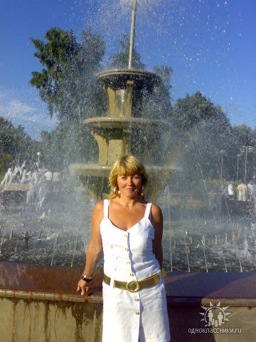 Лариса Королева