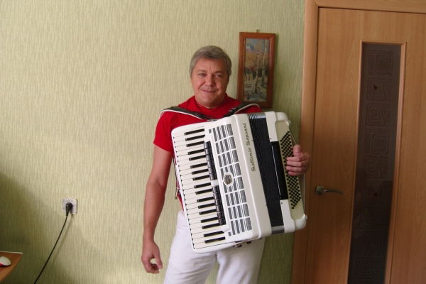 Александр Литвинов