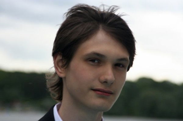 Андрей Романцов