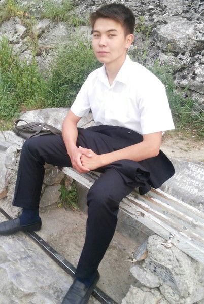 Алмазбек Равшанбекович