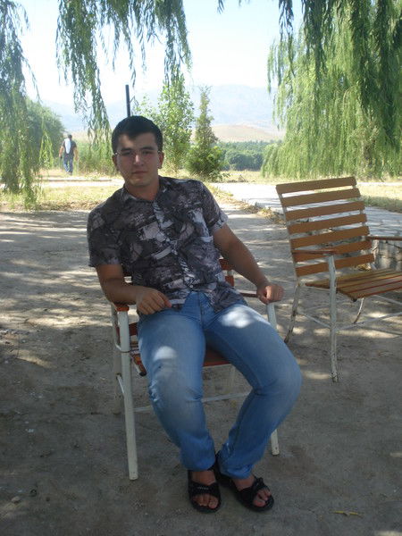 Алишер Гулямов