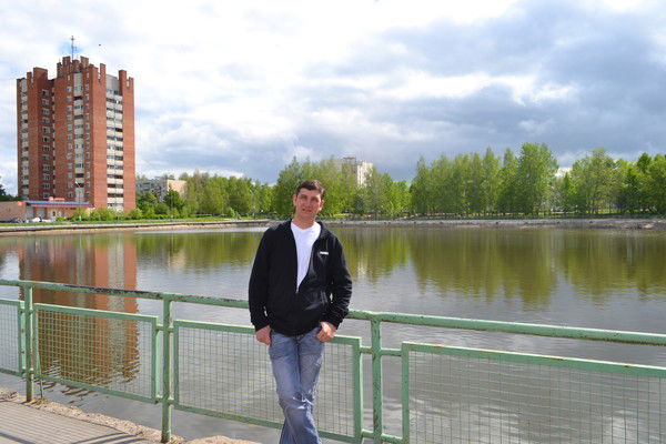 Олег Бескаравайный